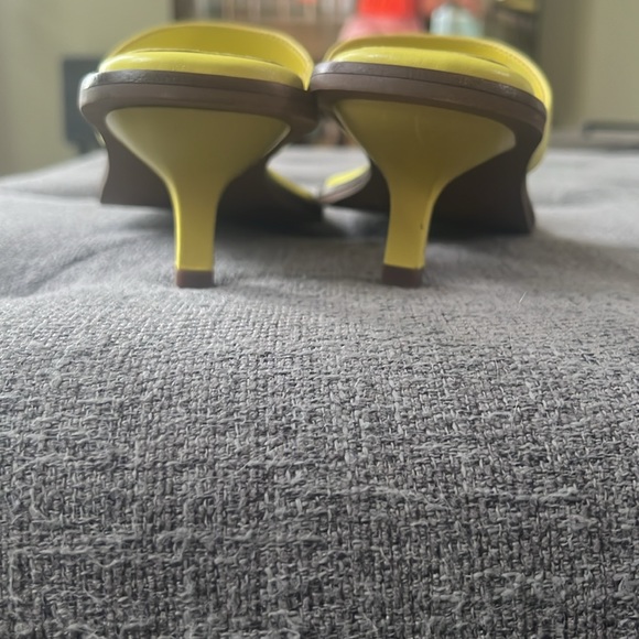 Yellow Low Heel - Picture 3 of 4